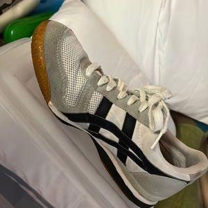 Asics Onitsuka Tiger Grey/White mens size 6 womens 8